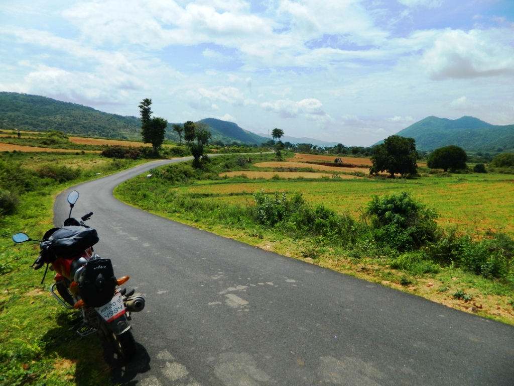 On the Way to Hogenakkal Falls