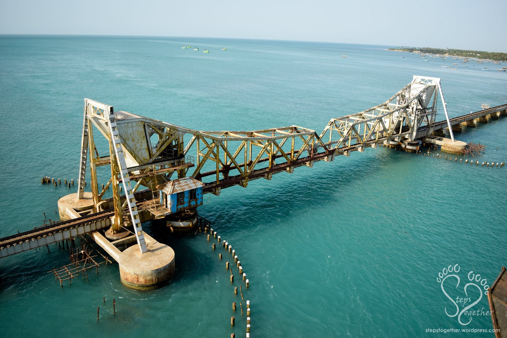 Cantilever Railway Bridge (Pamban Bridge) Cantilever Railway Bridge (Pamban Bridge)