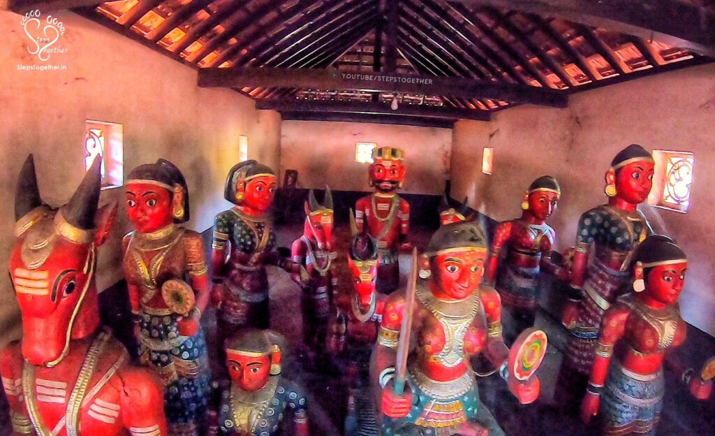 Wooden dolls at Mekkekattu temple
